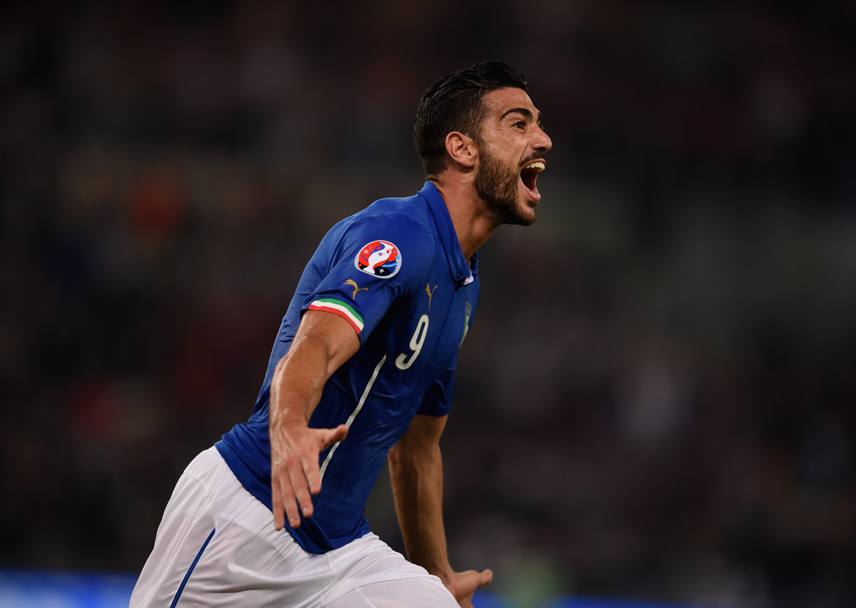 L&#39;urlo di gioia di Pellè: finalmente l&#39;Italia passa in vantaggio dopo le numerose occasioni create. Getty Images